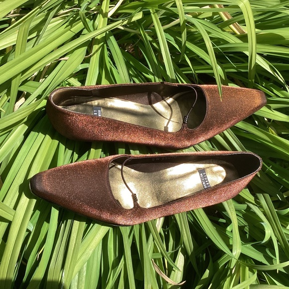 Vintage Stuart Weitzman Brown Metallic Delicate Pointy Toe Heels - Picture 2 of 9